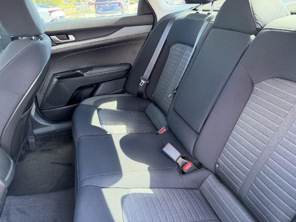 New 2027 Kia K5 LXS FWD image 18
