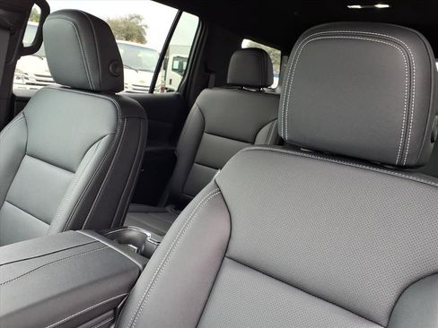 New 2026 Chevrolet Traverse LT w/ Driver Confidence Package image 11