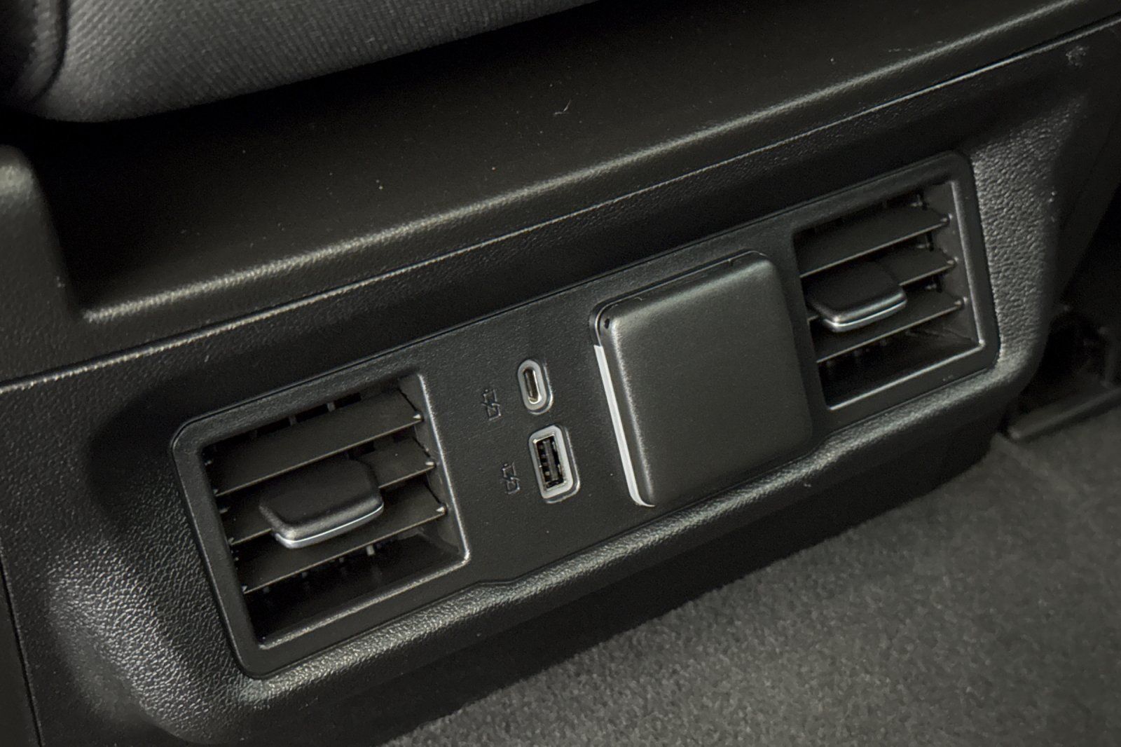 Used 2023 Chevrolet Silverado 1500 LT AWD/4WD image 13