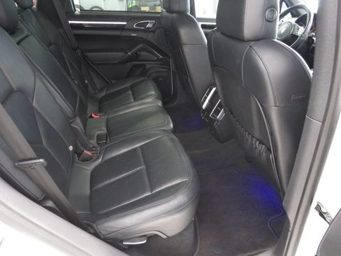 Used 2014 Porsche Cayenne AWD/4WD image 12