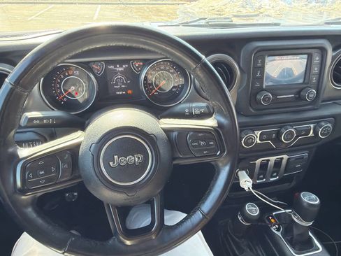 Used 2019 Jeep Wrangler Sport S image 8
