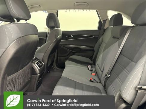 Used 2016 Kia Sorento LX image 17