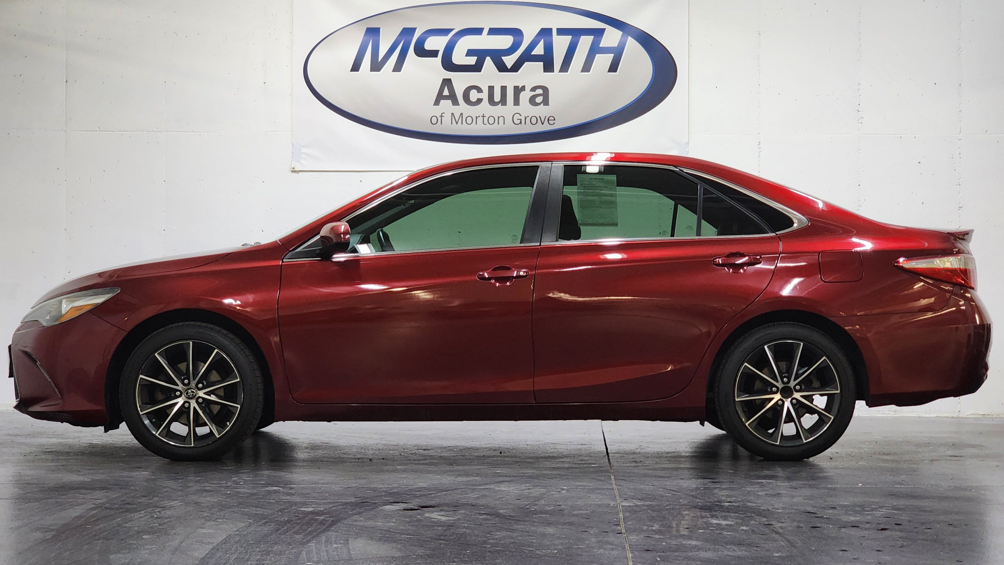 Used 2016 Toyota Camry XSE w/ Moonroof Package FWD image 10