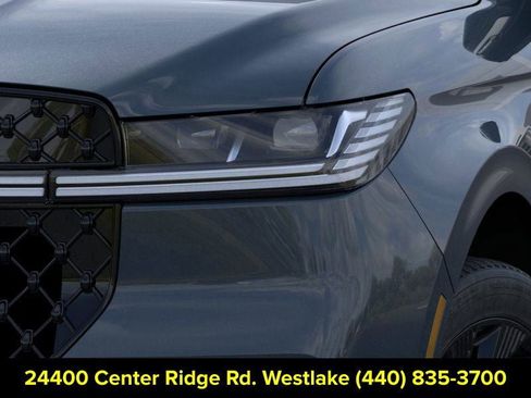 New 2026 Lincoln Navigator Reserve w/ Jet Appearance Package AWD/4WD image 18
