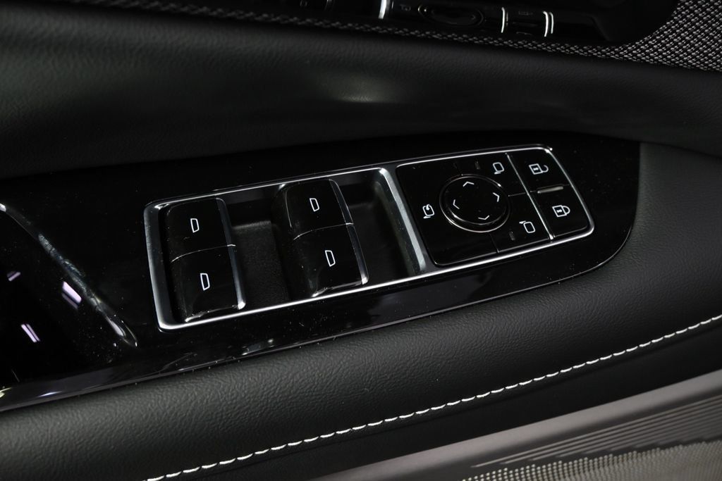 New 2026 Cadillac Optiq Luxury 2 w/ LPO, Floor Liner Package AWD/4WD image 23
