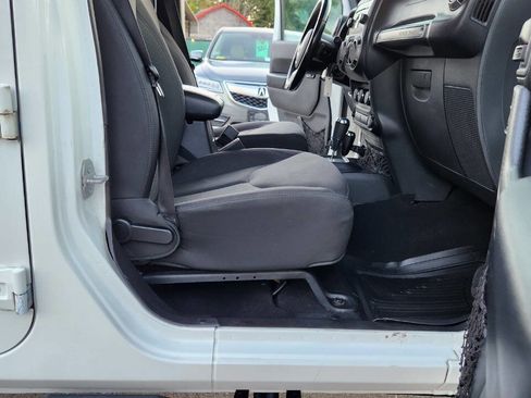 Used 2016 Jeep Wrangler Unlimited Sport w/ Quick Order Package 24S image 38