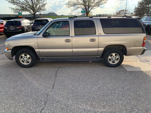 Used 2001 Chevrolet Suburban LT w/ LT Preferred Equipment Group AWD/4WD image 7