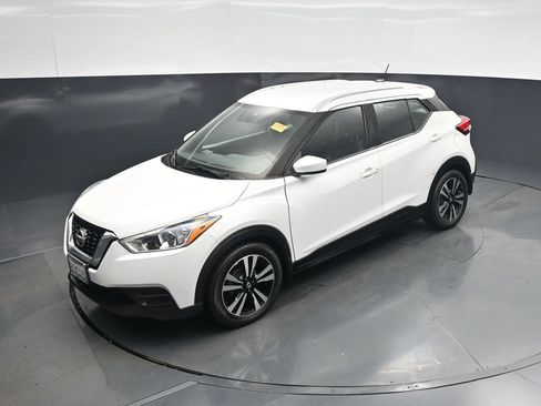 Used 2020 Nissan Kicks SV FWD image 34