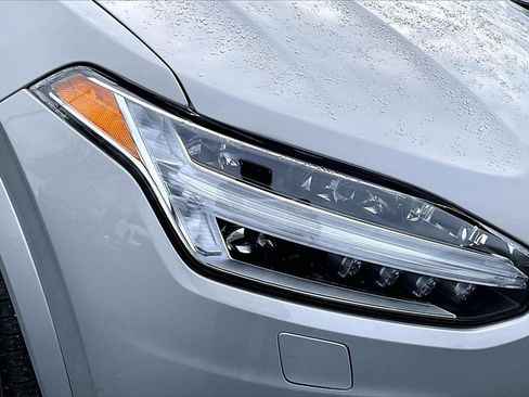 Certified 2023 Volvo XC90 B6 Plus image 33