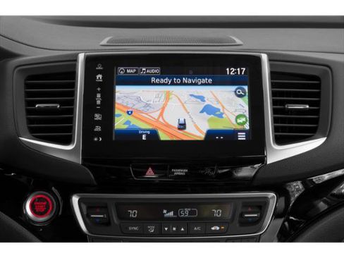 Used 2018 Honda Pilot Touring image 16