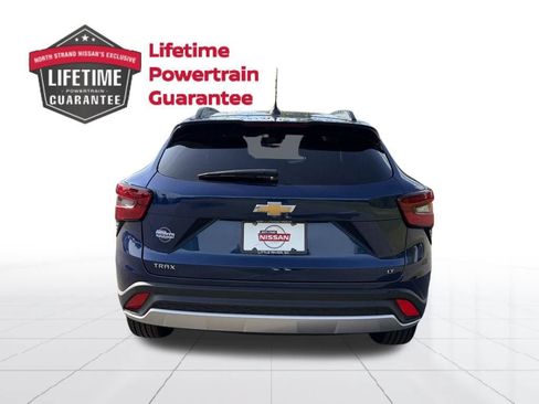 Used 2024 Chevrolet Trax LT FWD image 4