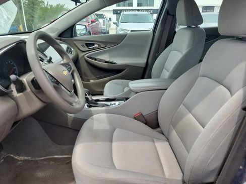 Used 2025 Chevrolet Malibu LT FWD image 17