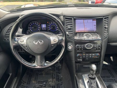 Used 2014 INFINITI QX70 AWD w/ Premium Package image 29
