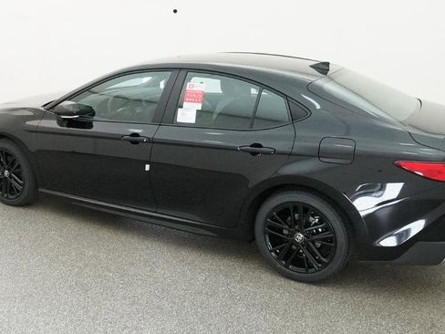 New 2026 Toyota Camry SE image 7