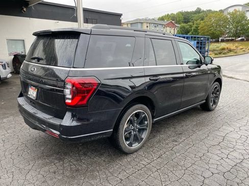 Used 2023 Ford Expedition Limited AWD/4WD image 5