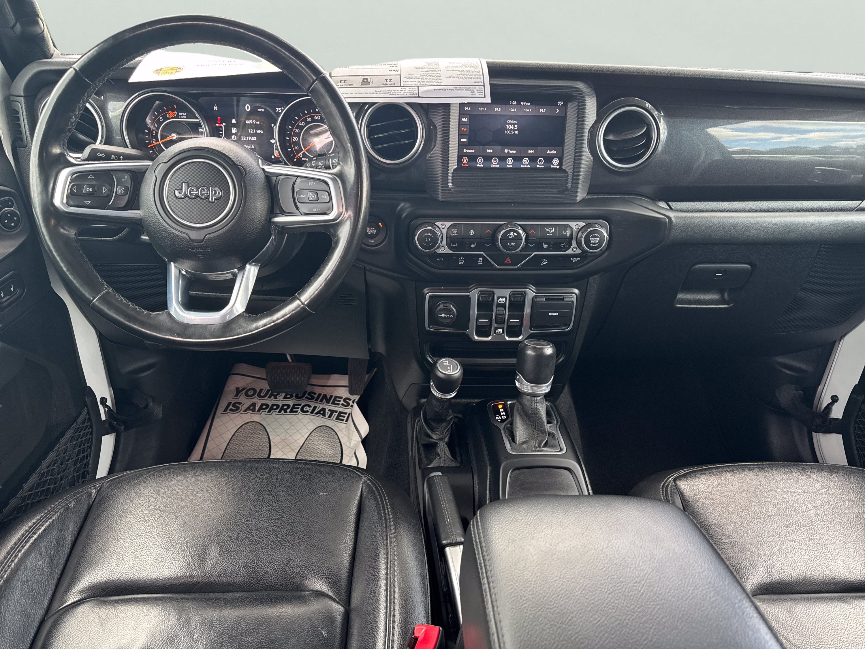 Used 2020 Jeep Wrangler Unlimited Sahara AWD/4WD image 23
