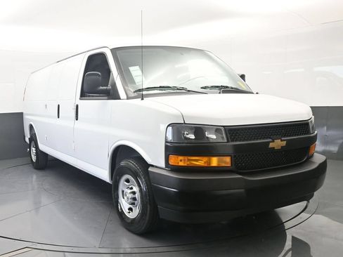 New 2026 Chevrolet Express 2500 Extended w/ Driver Convenience Package RWD image 9