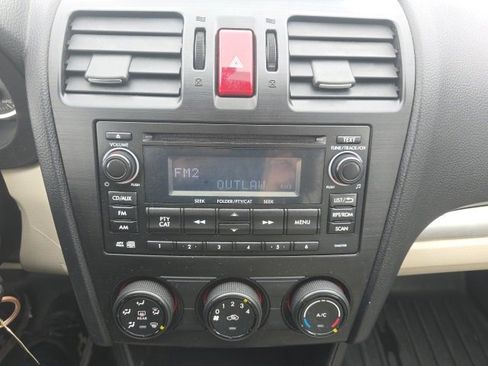 Used 2014 Subaru Crosstrek 2.0i Premium w/ Moonroof Package image 16