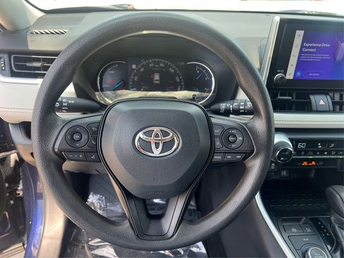 Used 2023 Toyota RAV4 XLE image 17