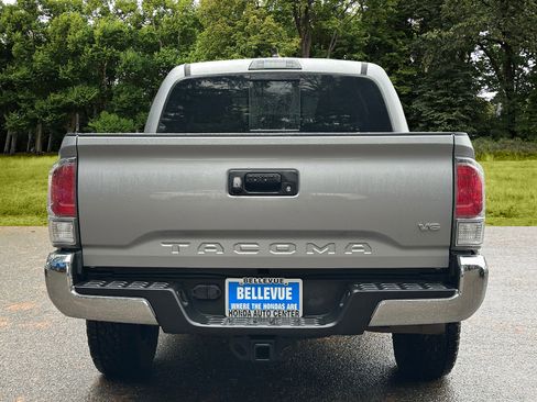 Used 2021 Toyota Tacoma TRD Off-Road image 3