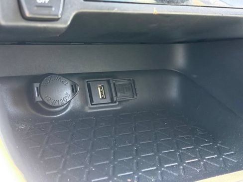 Used 2022 Toyota RAV4 XLE FWD image 7