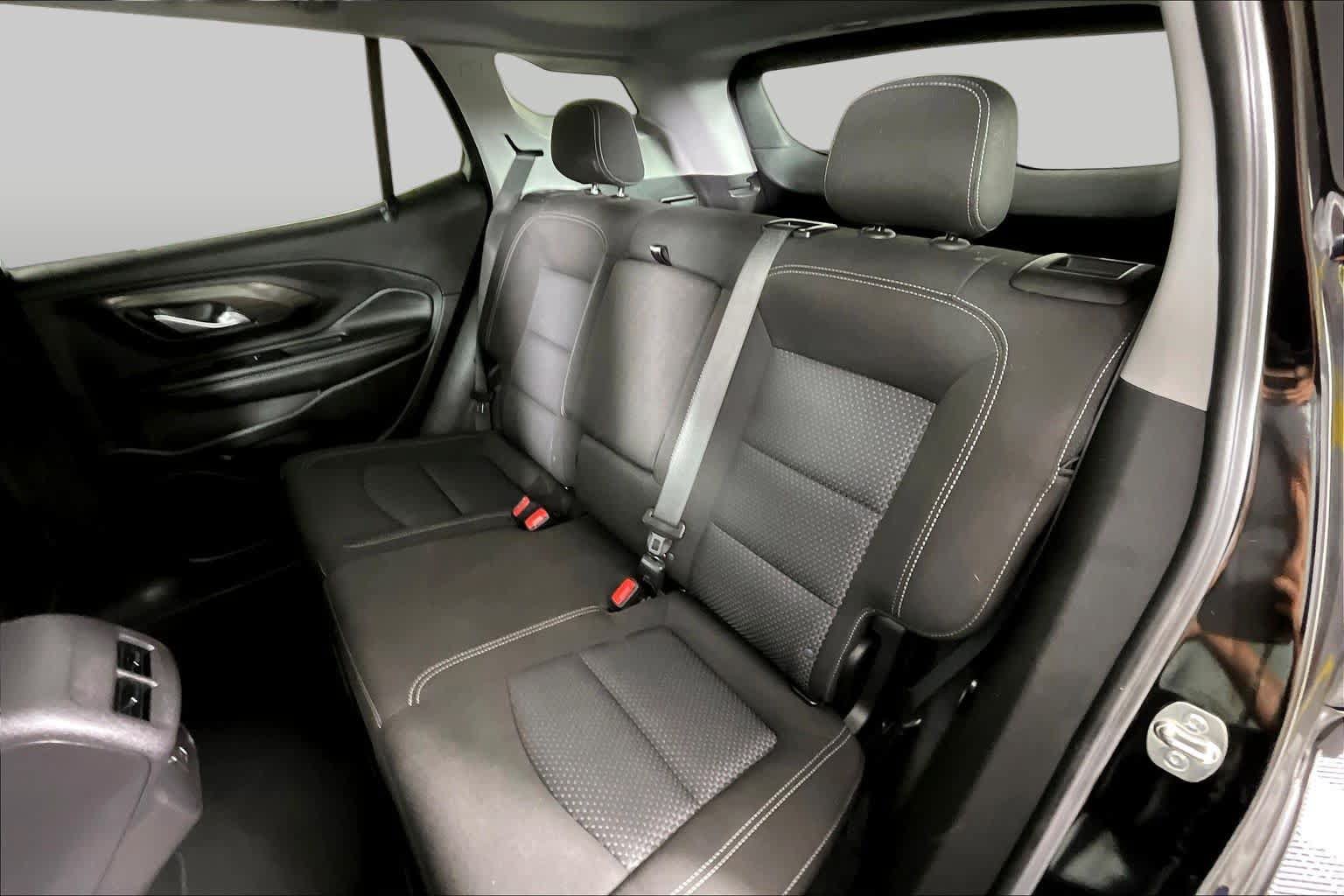 Used 2024 GMC Terrain SLE w/ Driver Convenience Package FWD image 18