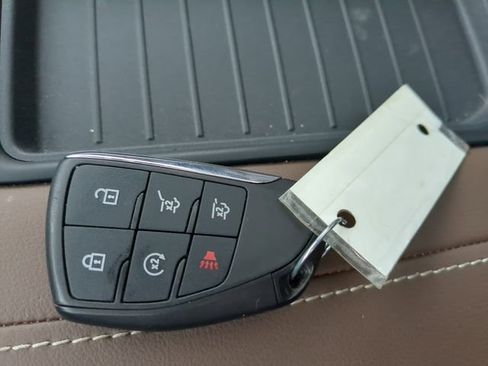 Used 2021 Chevrolet Suburban High Country image 33