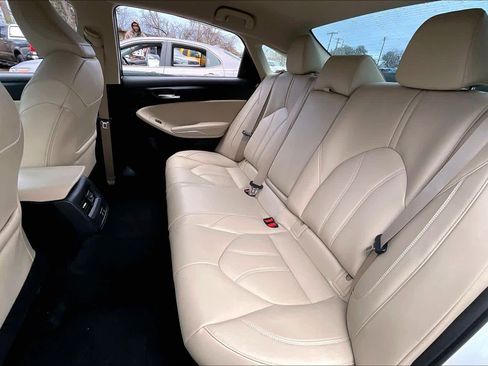 Used 2021 Toyota Avalon XLE w/ Carpet Mat Package (TMS) image 19
