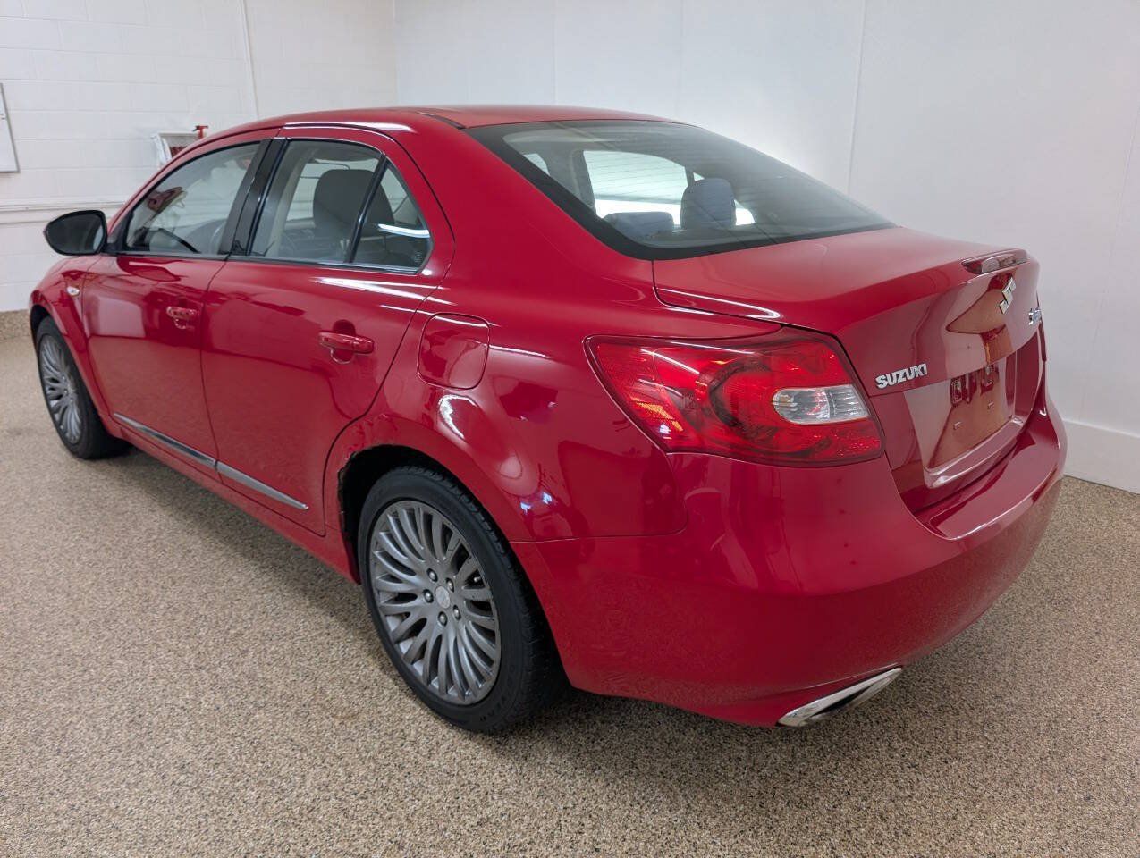 Used 2010 Suzuki Kizashi GTS FWD image 3