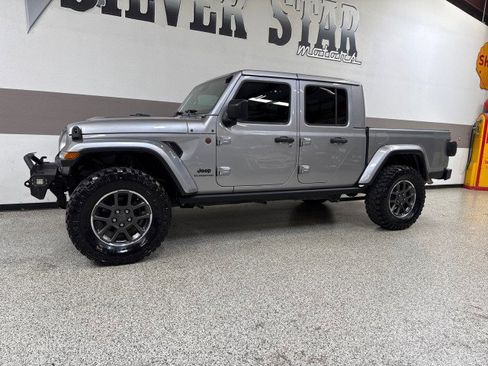 Used 2020 Jeep Gladiator Overland image 4