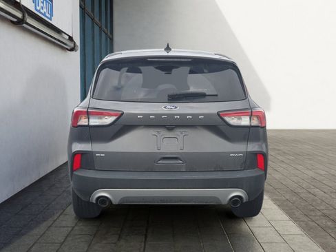 Used 2022 Ford Escape SE w/ Cold Weather Package AWD/4WD image 2