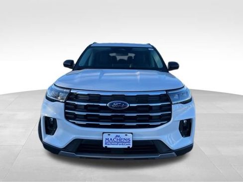 Used 2025 Ford Explorer Active w/ Active Comfort Package image 9
