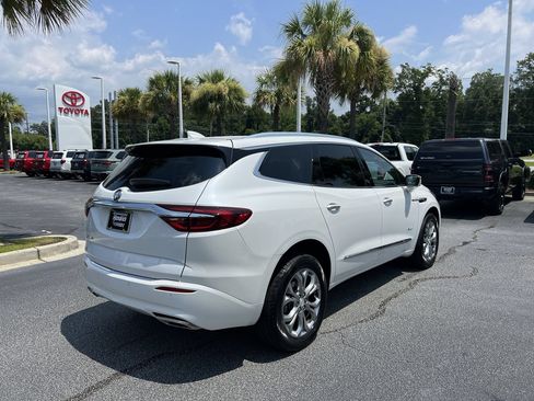 Used 2021 Buick Enclave Avenir w/ Avenir Technology Package AWD/4WD image 10