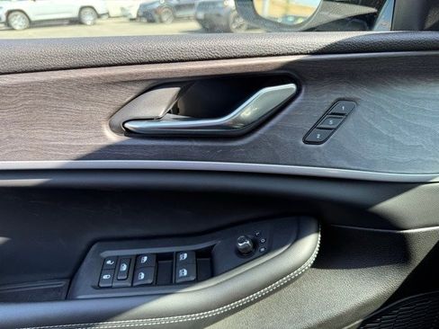 New 2025 Jeep Grand Cherokee L Limited w/ Trailer Tow Package image 13