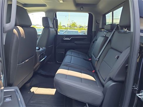 New 2025 GMC Sierra 2500 SLT w/ SLT Premium Package image 17