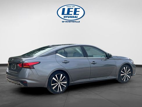 Used 2020 Nissan Altima 2.5 SR w/ Premium Package FWD image 7