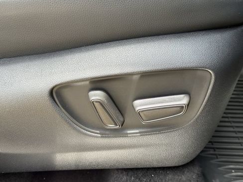 Used 2024 Toyota Highlander XSE FWD image 34