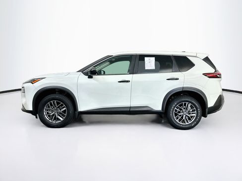 Used 2023 Nissan Rogue S AWD/4WD image 4