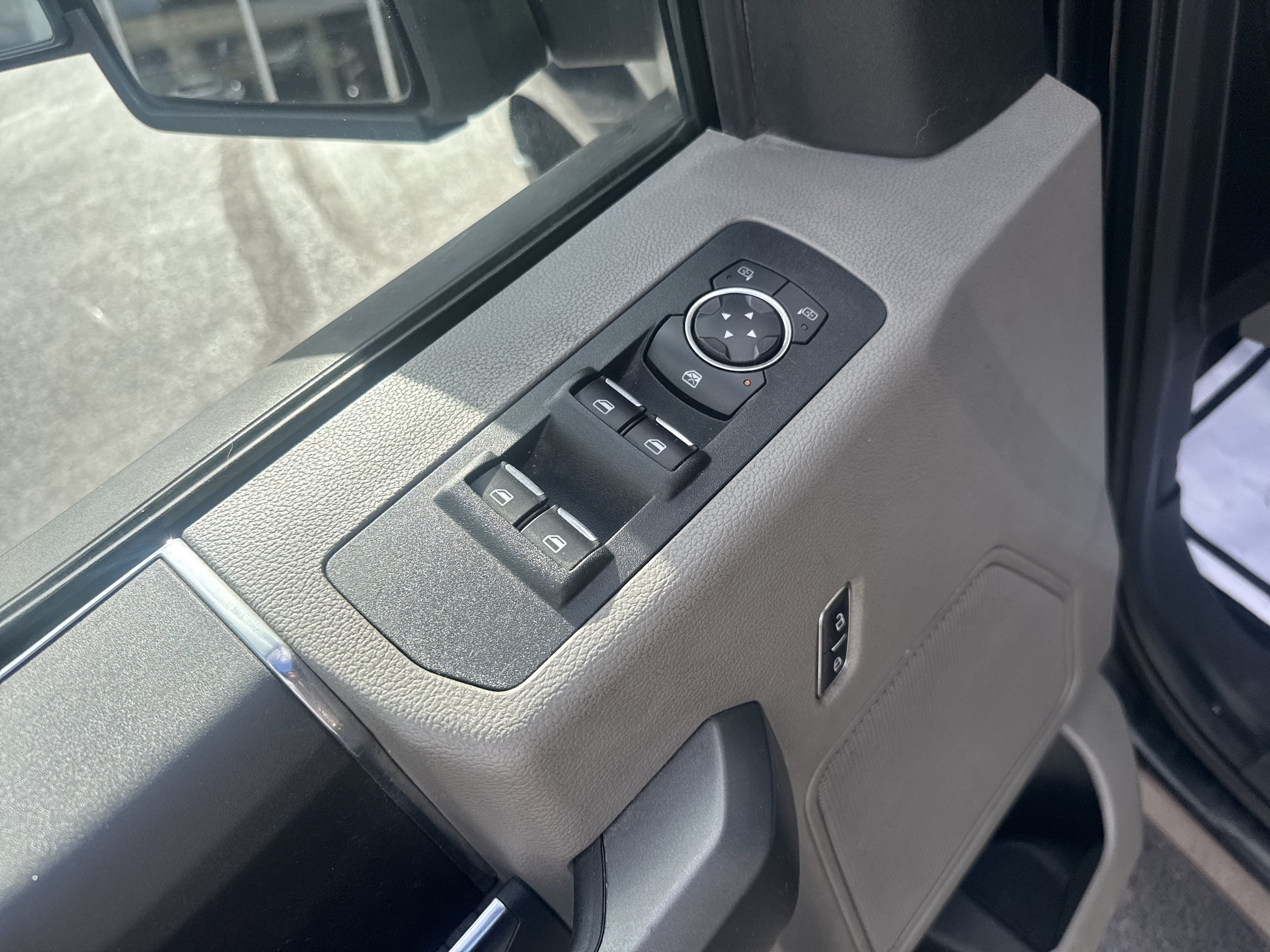 Used 2018 Ford F150 XLT AWD/4WD image 15