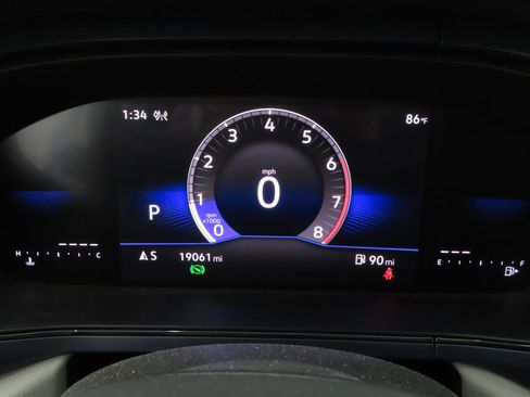 Used 2024 Volkswagen Taos SE w/ Panoramic Sunroof Package AWD/4WD image 13