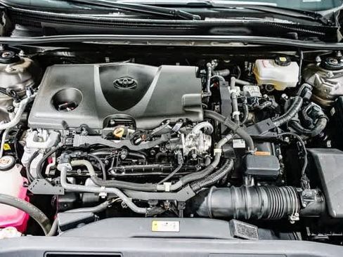 Used 2021 Toyota Camry LE image 27