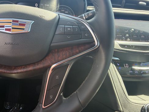 Used 2022 Cadillac XT5 Premium Luxury w/ Technology Package FWD image 25