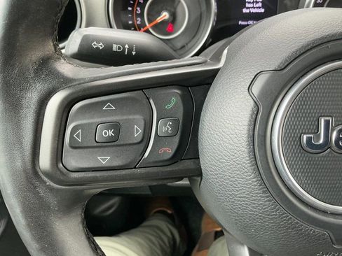 Used 2022 Jeep Wrangler Sport image 16