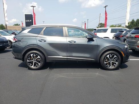 Used 2023 Kia Sportage EX AWD/4WD image 3