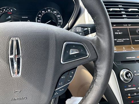 Used 2019 Lincoln MKC Premiere AWD/4WD image 12