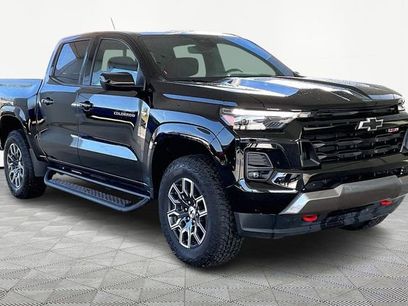 Used 2023 Chevrolet Colorado Z71 w/ Z71 Convenience Package 2