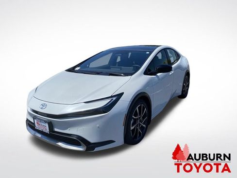 New 2026 Toyota Prius Plug-In Hybrid FWD image 3