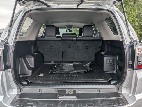 Used 2018 Toyota 4Runner SR5 Premium AWD/4WD image 31