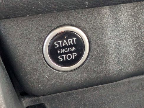 Used 2023 Nissan Rogue S AWD/4WD image 35