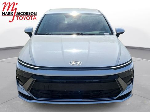 Used 2025 Hyundai Sonata SEL FWD image 2